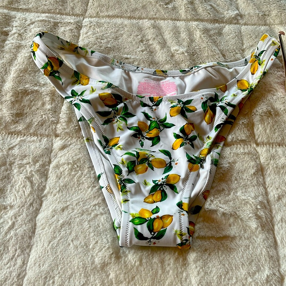 NWT Victoria Secret bathing suit bottom